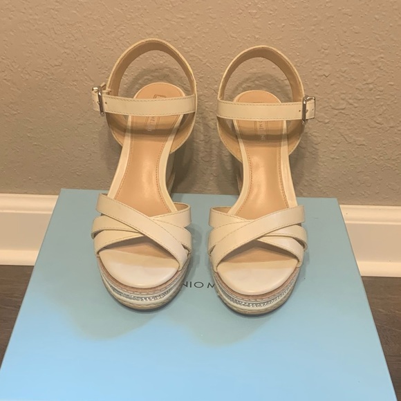 Antonio Melani Blondee Wedges - Picture 2 of 8